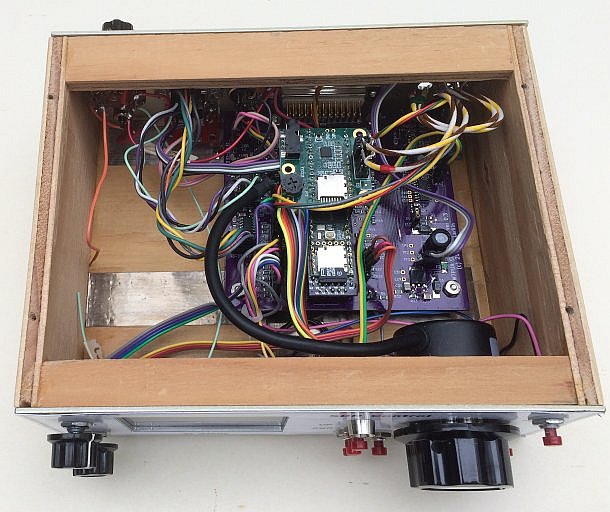 Control Box with cover off - Click for larger image